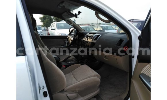 Buy Import Toyota Fortuner White Car in Import - Dubai in Arusha Buy Import Toyota Fortuner White Car in Import - Dubai in Arusha