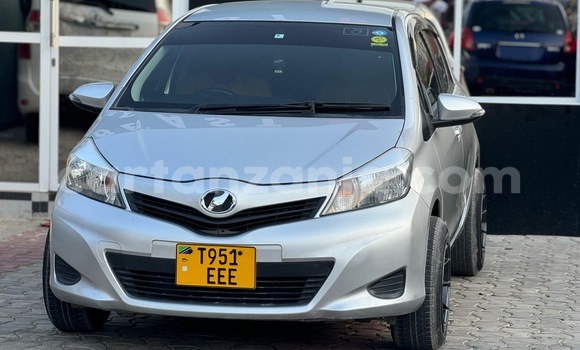 Buy Used Toyota Vitz Silver Car in Dar es Salaam in Dar es Salaam Buy Used Toyota Vitz Silver Car in Dar es Salaam in Dar es Salaam