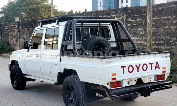 Buy Import Toyota Pickup White Car in Dar es Salaam in Dar es Salaam Buy Import Toyota Pickup White Car in Dar es Salaam in Dar es Salaam