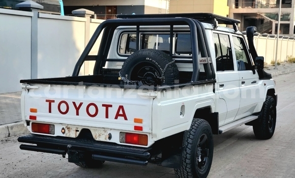 Buy Import Toyota Pickup White Car in Dar es Salaam in Dar es Salaam Buy Import Toyota Pickup White Car in Dar es Salaam in Dar es Salaam