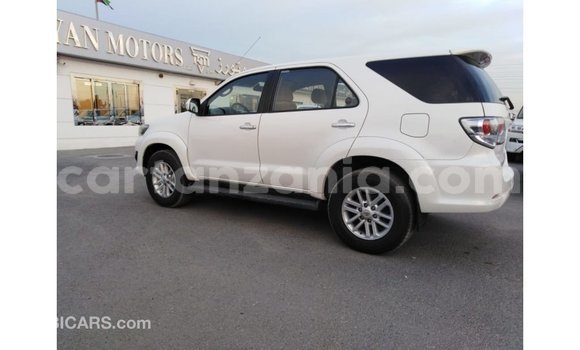 Buy Import Toyota Fortuner White Car in Import - Dubai in Arusha Buy Import Toyota Fortuner White Car in Import - Dubai in Arusha