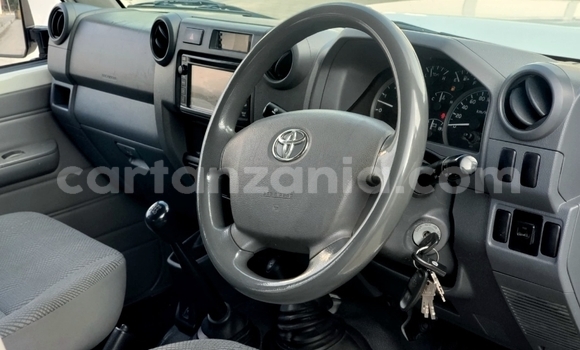 Buy Import Toyota Pickup White Car in Dar es Salaam in Dar es Salaam Buy Import Toyota Pickup White Car in Dar es Salaam in Dar es Salaam