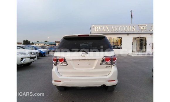 Buy Import Toyota Fortuner White Car in Import - Dubai in Arusha Buy Import Toyota Fortuner White Car in Import - Dubai in Arusha