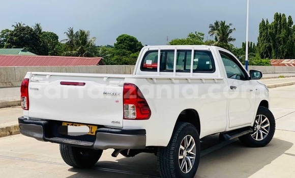 Buy Used Toyota Pickup White Car in Dar es Salaam in Dar es Salaam Buy Used Toyota Pickup White Car in Dar es Salaam in Dar es Salaam