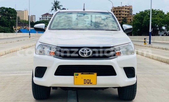 Buy Used Toyota Pickup White Car in Dar es Salaam in Dar es Salaam Buy Used Toyota Pickup White Car in Dar es Salaam in Dar es Salaam