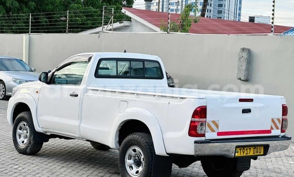 Buy Used Toyota Pickup White Car in Dar es Salaam in Dar es Salaam Buy Used Toyota Pickup White Car in Dar es Salaam in Dar es Salaam