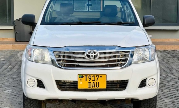 Buy Used Toyota Pickup White Car in Dar es Salaam in Dar es Salaam Buy Used Toyota Pickup White Car in Dar es Salaam in Dar es Salaam