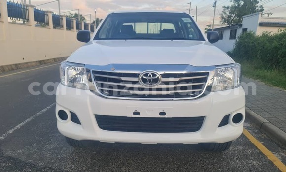 Buy Used Toyota Pickup White Car in Dar es Salaam in Dar es Salaam Buy Used Toyota Pickup White Car in Dar es Salaam in Dar es Salaam