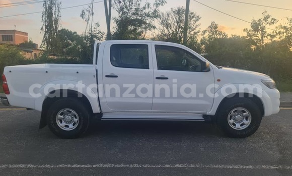 Buy Used Toyota Pickup White Car in Dar es Salaam in Dar es Salaam Buy Used Toyota Pickup White Car in Dar es Salaam in Dar es Salaam