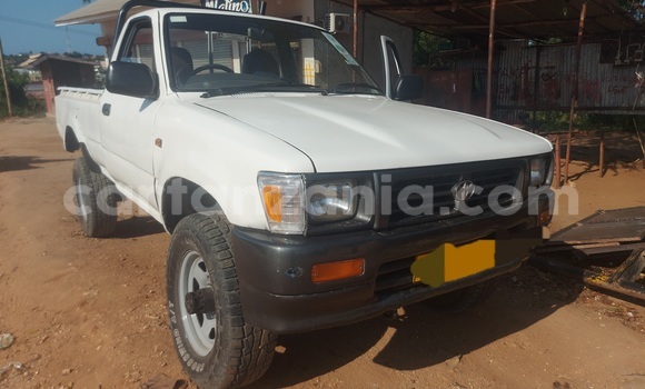 Buy Used Toyota Pickup White Car in Dar es Salaam in Dar es Salaam