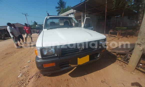 Buy Used Toyota Pickup White Car in Dar es Salaam in Dar es Salaam Buy Used Toyota Pickup White Car in Dar es Salaam in Dar es Salaam