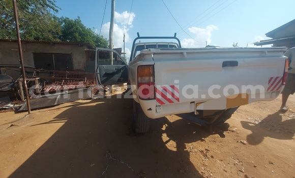 Buy Used Toyota Pickup White Car in Dar es Salaam in Dar es Salaam Buy Used Toyota Pickup White Car in Dar es Salaam in Dar es Salaam