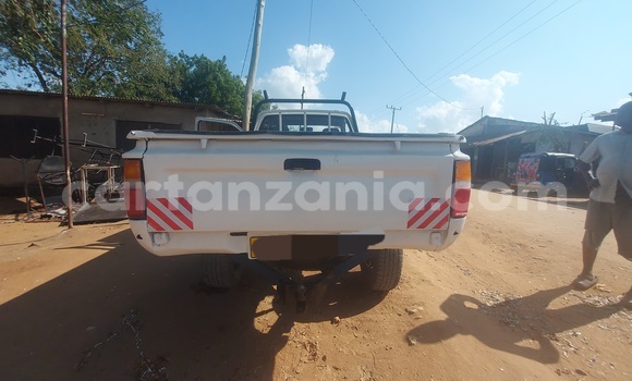 Buy Used Toyota Pickup White Car in Dar es Salaam in Dar es Salaam Buy Used Toyota Pickup White Car in Dar es Salaam in Dar es Salaam