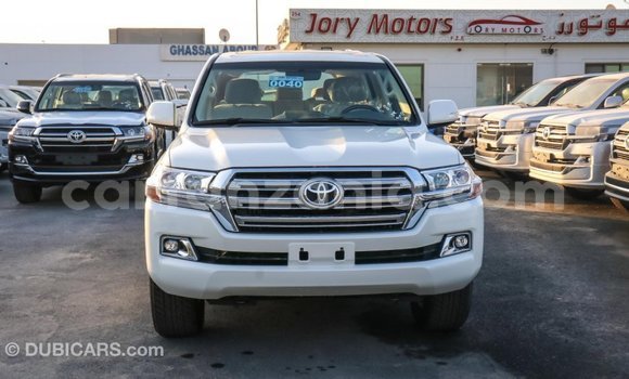 Nunua Imported Toyota Land Cruiser Nyeupe Gari ndani ya Import - Dubai nchini Arusha Nunua Imported Toyota Land Cruiser Nyeupe Gari ndani ya Import - Dubai nchini Arusha