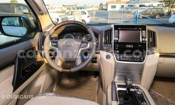Nunua Imported Toyota Land Cruiser Nyeupe Gari ndani ya Import - Dubai nchini Arusha Nunua Imported Toyota Land Cruiser Nyeupe Gari ndani ya Import - Dubai nchini Arusha
