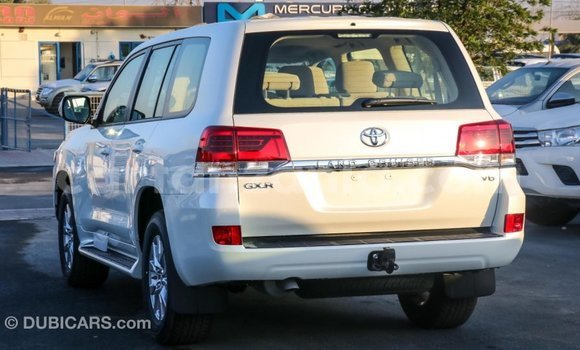 Nunua Imported Toyota Land Cruiser Nyeupe Gari ndani ya Import - Dubai nchini Arusha Nunua Imported Toyota Land Cruiser Nyeupe Gari ndani ya Import - Dubai nchini Arusha