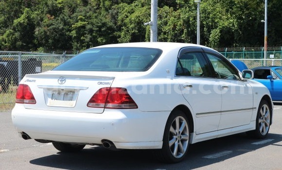 Buy Import Toyota Crown White Car in Dar es Salaam in Dar es Salaam Buy Import Toyota Crown White Car in Dar es Salaam in Dar es Salaam