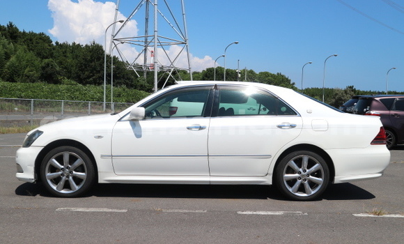 Buy Import Toyota Crown White Car in Dar es Salaam in Dar es Salaam Buy Import Toyota Crown White Car in Dar es Salaam in Dar es Salaam