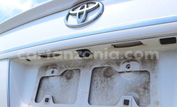 Buy Import Toyota Crown White Car in Dar es Salaam in Dar es Salaam Buy Import Toyota Crown White Car in Dar es Salaam in Dar es Salaam