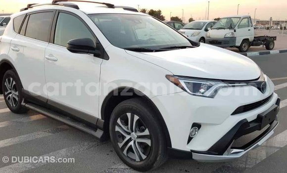 Nunua Imported Toyota RAV4 Nyeupe Gari ndani ya Import - Dubai nchini Arusha Nunua Imported Toyota RAV4 Nyeupe Gari ndani ya Import - Dubai nchini Arusha