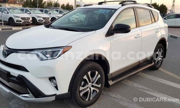 Nunua Imported Toyota RAV4 Nyeupe Gari ndani ya Import - Dubai nchini Arusha Nunua Imported Toyota RAV4 Nyeupe Gari ndani ya Import - Dubai nchini Arusha