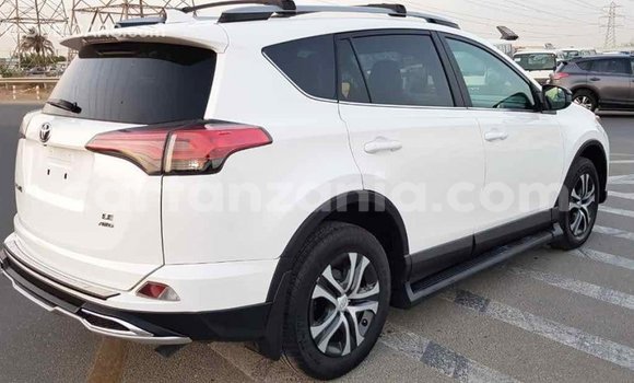 Nunua Imported Toyota RAV4 Nyeupe Gari ndani ya Import - Dubai nchini Arusha Nunua Imported Toyota RAV4 Nyeupe Gari ndani ya Import - Dubai nchini Arusha