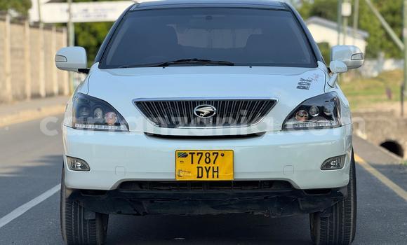 Nunua Ilio tumika Toyota Harrier Nyeupe Gari ndani ya Dar es Salaam nchini Dar es Salaam