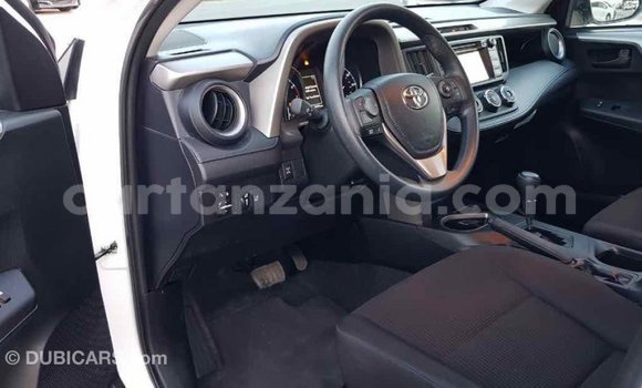 Nunua Imported Toyota RAV4 Nyeupe Gari ndani ya Import - Dubai nchini Arusha Nunua Imported Toyota RAV4 Nyeupe Gari ndani ya Import - Dubai nchini Arusha