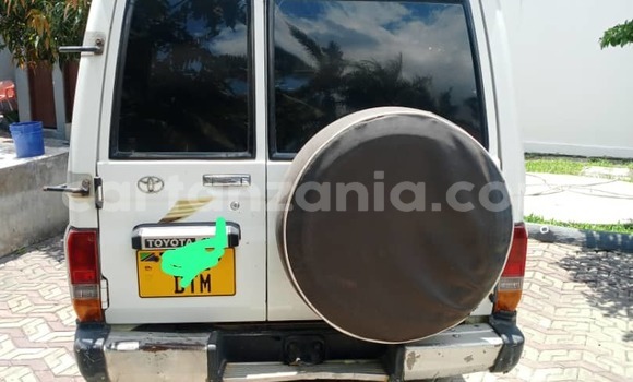 Buy Used Toyota Land Cruiser White Car in Dar es Salaam in Dar es Salaam Buy Used Toyota Land Cruiser White Car in Dar es Salaam in Dar es Salaam