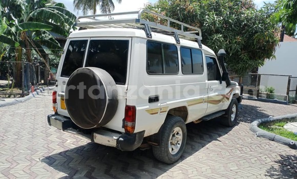 Buy Used Toyota Land Cruiser White Car in Dar es Salaam in Dar es Salaam Buy Used Toyota Land Cruiser White Car in Dar es Salaam in Dar es Salaam