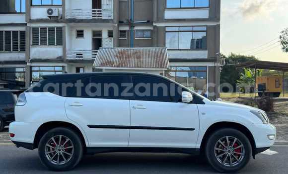 Buy Used Toyota Harrier White Car in Dar es Salaam in Dar es Salaam