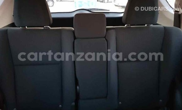 Nunua Imported Toyota RAV4 Nyeupe Gari ndani ya Import - Dubai nchini Arusha Nunua Imported Toyota RAV4 Nyeupe Gari ndani ya Import - Dubai nchini Arusha