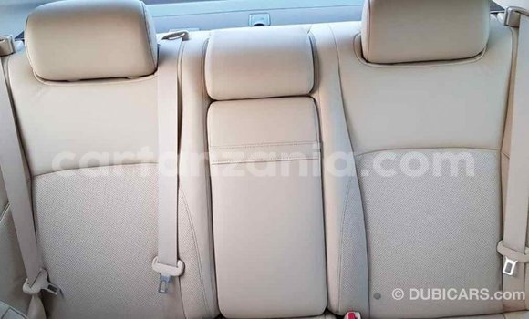 Nunua Imported Lexus ES Nyeupe Gari ndani ya Import - Dubai nchini Arusha Nunua Imported Lexus ES Nyeupe Gari ndani ya Import - Dubai nchini Arusha
