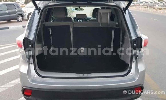 Nunua Imported Toyota Highlander Nyingine Gari ndani ya Import - Dubai nchini Arusha Nunua Imported Toyota Highlander Nyingine Gari ndani ya Import - Dubai nchini Arusha