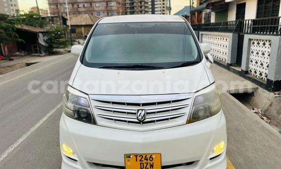 Nunua Ilio tumika Toyota Alphard Nyeupe Gari ndani ya Dar es Salaam nchini Dar es Salaam