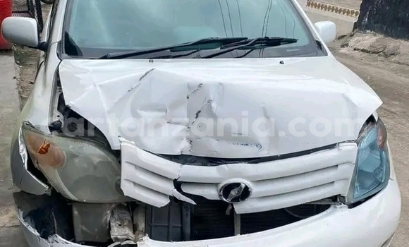 Nunua Ilio tumika Toyota IST Nyeupe Gari ndani ya Busega nchini Simiyu Nunua Ilio tumika Toyota IST Nyeupe Gari ndani ya Busega nchini Simiyu