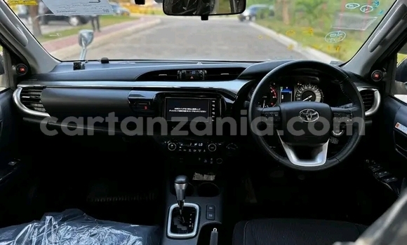 Buy Used Toyota Hilux Black Car in Busega in Simiyu