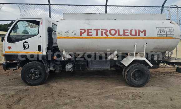 Nunua Ilio tumika Mitsubishi Fuso Fighter Nyeupe Lori ndani ya Dar es Salaam nchini Dar es Salaam Nunua Ilio tumika Mitsubishi Fuso Fighter Nyeupe Lori ndani ya Dar es Salaam nchini Dar es Salaam