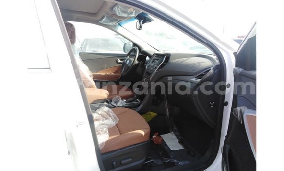 Buy Import Hyundai Santa Fe White Car in Import - Dubai in Arusha Buy Import Hyundai Santa Fe White Car in Import - Dubai in Arusha