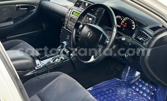 Nunua Ilio tumika Toyota Crown Nyeupe Gari ndani ya Dar es Salaam nchini Dar es Salaam Nunua Ilio tumika Toyota Crown Nyeupe Gari ndani ya Dar es Salaam nchini Dar es Salaam