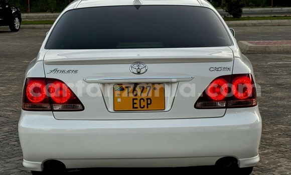 Nunua Ilio tumika Toyota Crown Nyeupe Gari ndani ya Dar es Salaam nchini Dar es Salaam Nunua Ilio tumika Toyota Crown Nyeupe Gari ndani ya Dar es Salaam nchini Dar es Salaam