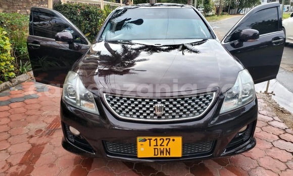 Buy Used Toyota Crown Other Car in Dar es Salaam in Dar es Salaam Buy Used Toyota Crown Other Car in Dar es Salaam in Dar es Salaam