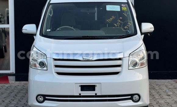 Buy Import Toyota Noah White Car in Dar es Salaam in Dar es Salaam