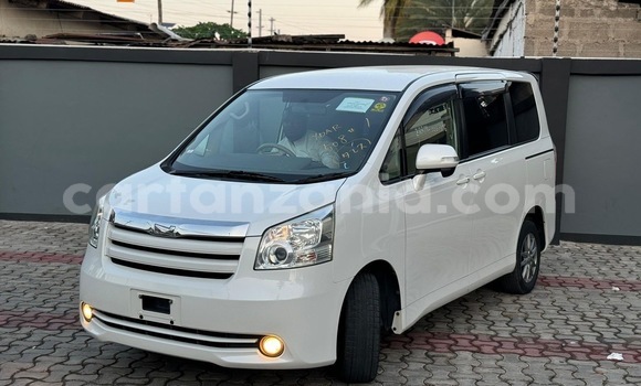 Nunua Imported Toyota Noah Nyeupe Gari ndani ya Dar es Salaam nchini Dar es Salaam Nunua Imported Toyota Noah Nyeupe Gari ndani ya Dar es Salaam nchini Dar es Salaam