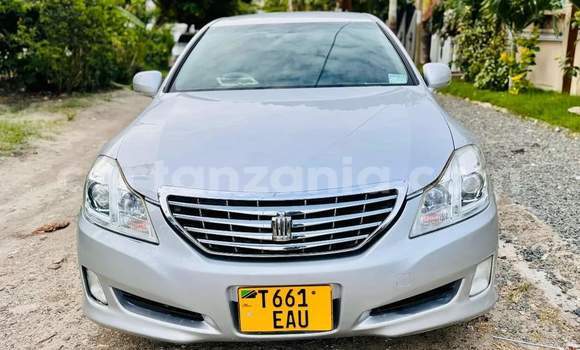 Buy Used Toyota Crown Silver Car in Dar es Salaam in Dar es Salaam
