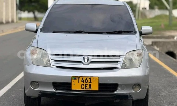 Nunua Ilio tumika Toyota IST Fedha Gari ndani ya Dar es Salaam nchini Dar es Salaam