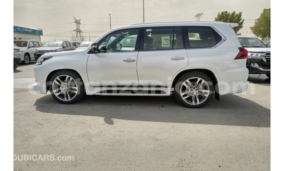 Nunua Imported Lexus LX Nyeupe Gari ndani ya Import - Dubai nchini Arusha Nunua Imported Lexus LX Nyeupe Gari ndani ya Import - Dubai nchini Arusha