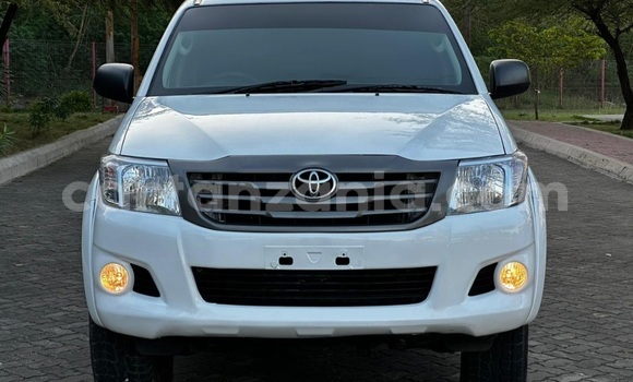 Buy Used Toyota Pickup White Car in Dar es Salaam in Dar es Salaam Buy Used Toyota Pickup White Car in Dar es Salaam in Dar es Salaam