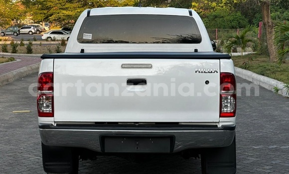 Buy Used Toyota Pickup White Car in Dar es Salaam in Dar es Salaam Buy Used Toyota Pickup White Car in Dar es Salaam in Dar es Salaam
