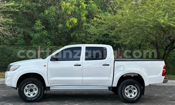 Buy Used Toyota Pickup White Car in Dar es Salaam in Dar es Salaam Buy Used Toyota Pickup White Car in Dar es Salaam in Dar es Salaam